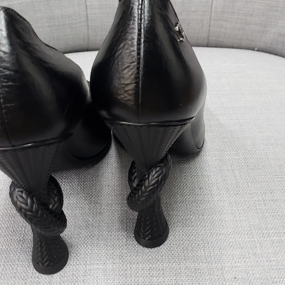 Chanel knot Pumps - Picture 2 of 8